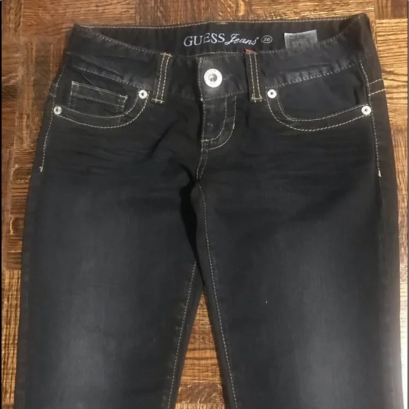 Guess Jeans - Picture 3 of 6